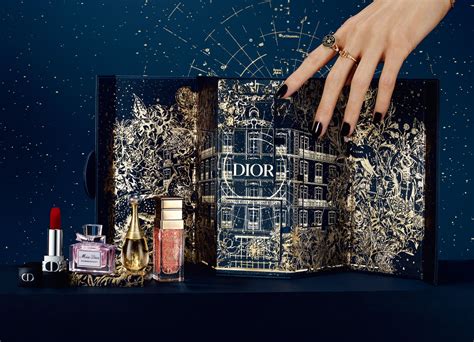 dior クリスマスオファー 2021|【ディオール×クリスマスコフレ2021】大人気アイシャドウ「サ .